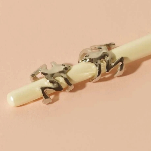 *Mary* Frog Ear Cuffs - Picture 4 of 4